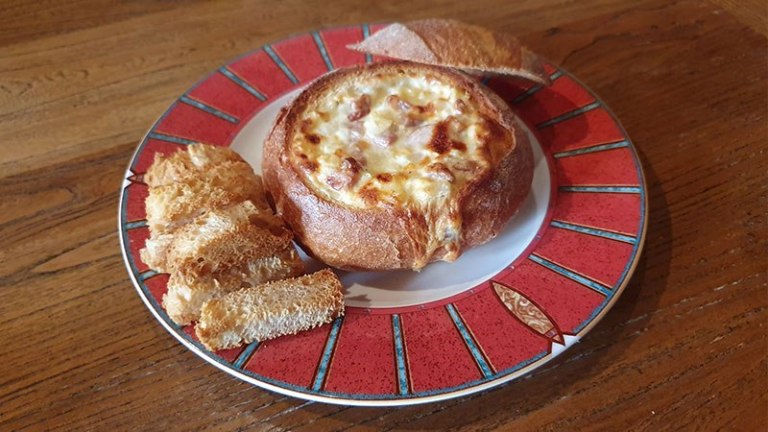 オーストラリアのホームパーティーにおすすめ Cob Loaf Dip コブローフ ディップ のレシピ3選 Bushtucker